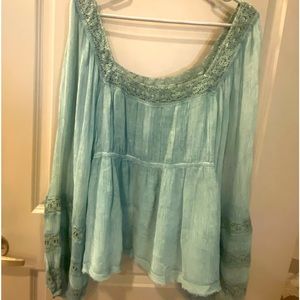 Nice woman Free People lace blouse